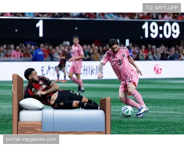 梅西斜长传精准制导，阿尔巴挑射破门再现经典连线