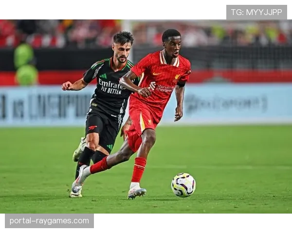 利物浦右路崩盘：伤病潮下的防线危机与引援应对